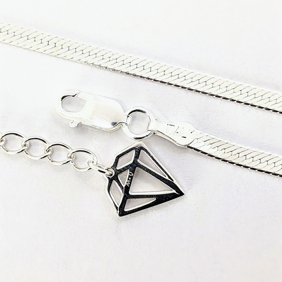 Elegant Herringbone Chain Made In Italy .925 Sterling Silver - Picture 6 of 8